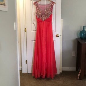 Formal dress worn for pageant